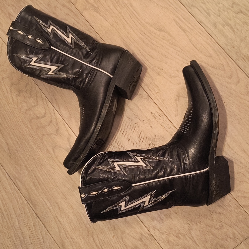 Black Cowboy Boots